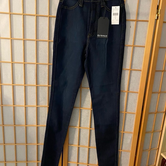 New NWT Fashion Nova Women Classic High Waist Skinny Jeans Size 3 / 25 Dark USA - Picture 2 of 8